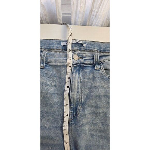 Celebrity Pink Distressed Skinny Jeans Size 13 - Picture 5 of 9